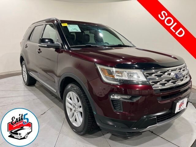 2018 Ford Explorer XLT w/ Apple Car Play and Navigation