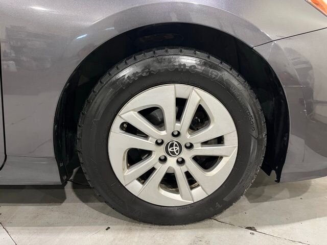 2016 Toyota Prius One Two photo 13