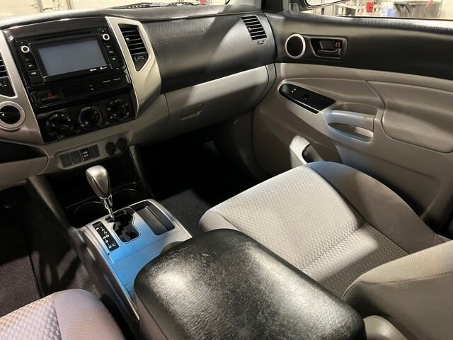 2014 Toyota Tacoma Base V6 photo 17
