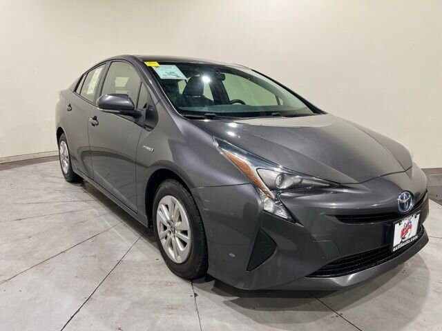 2016 Toyota Prius One Two photo 2