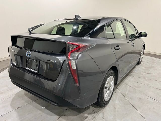 2016 Toyota Prius One Two photo 11