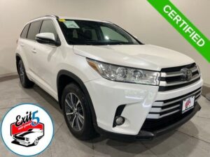2017 Toyota Highlander XLE w/ Navigation