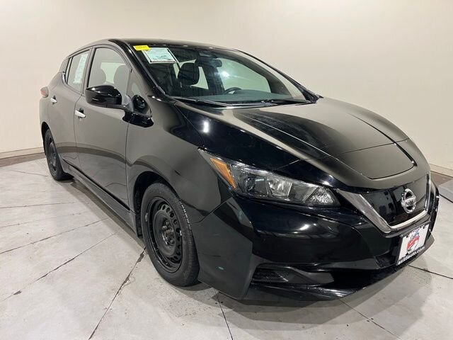 2022 Nissan Leaf S photo 2