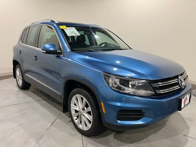 2017 Volkswagen Tiguan Wolfsburg Edition photo 2