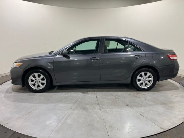 2011 Toyota Camry LE photo 4