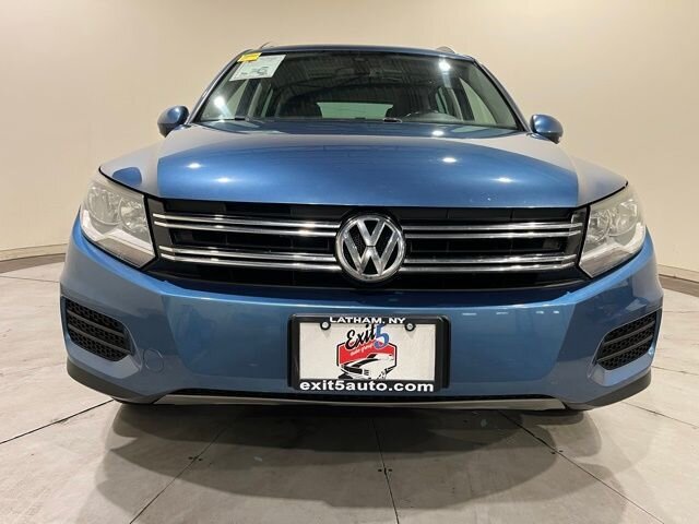 2017 Volkswagen Tiguan Wolfsburg Edition photo 3