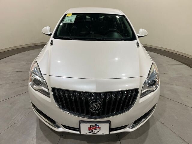 2017 Buick Regal Premium II photo 3