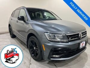 2019 Volkswagen Tiguan 2.0T SEL R-Line w/ Apple Car Play and Navigation 4