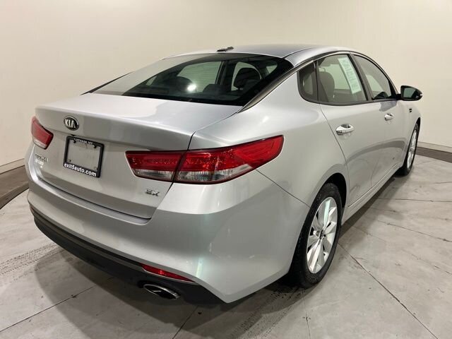 2016 Kia Optima EX photo 8