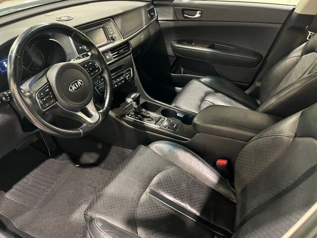 2016 Kia Optima EX photo 10