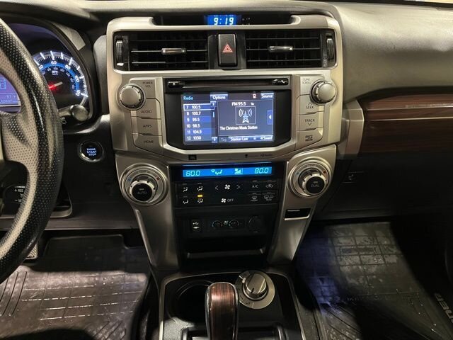 
 2015 Toyota 4Runner Limited w/ Navigation full									