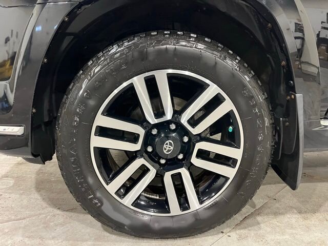 
 2015 Toyota 4Runner Limited w/ Navigation full									