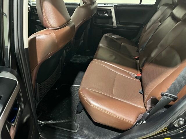 
 2015 Toyota 4Runner Limited w/ Navigation full									