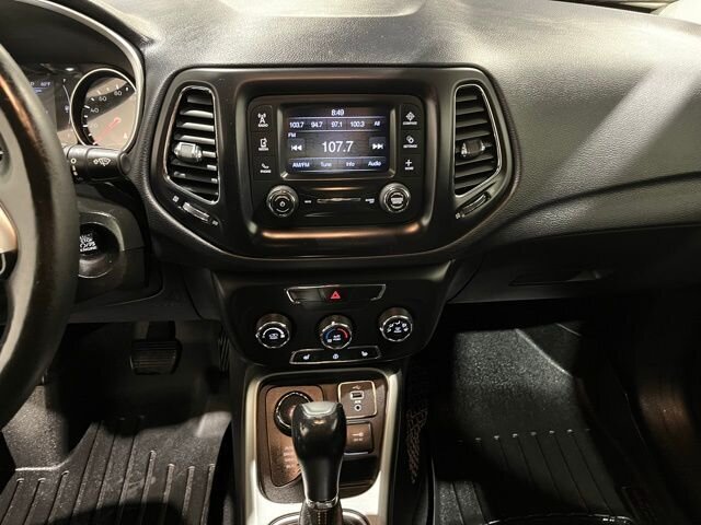 
 2018 Jeep Compass Latitude full									