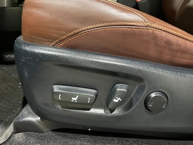 
 2015 Toyota 4Runner Limited w/ Navigation full									