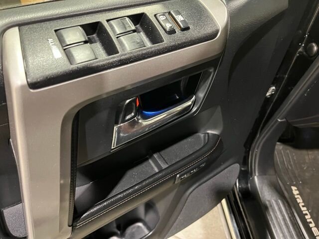 
 2015 Toyota 4Runner Limited w/ Navigation full									