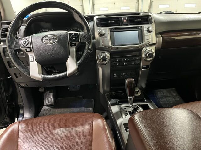 
 2015 Toyota 4Runner Limited w/ Navigation full									