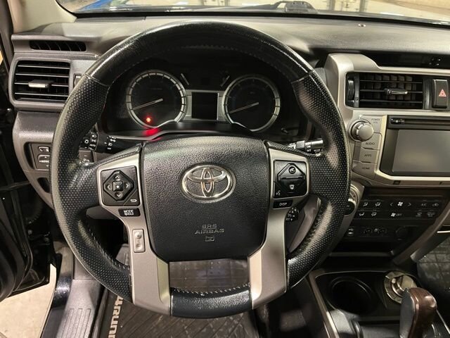 
 2015 Toyota 4Runner Limited w/ Navigation full									