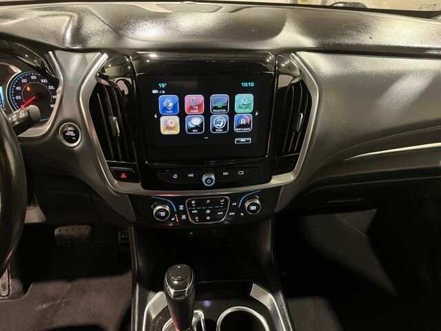 
 2019 Chevrolet Traverse LT w/ Apple Car Play full									
