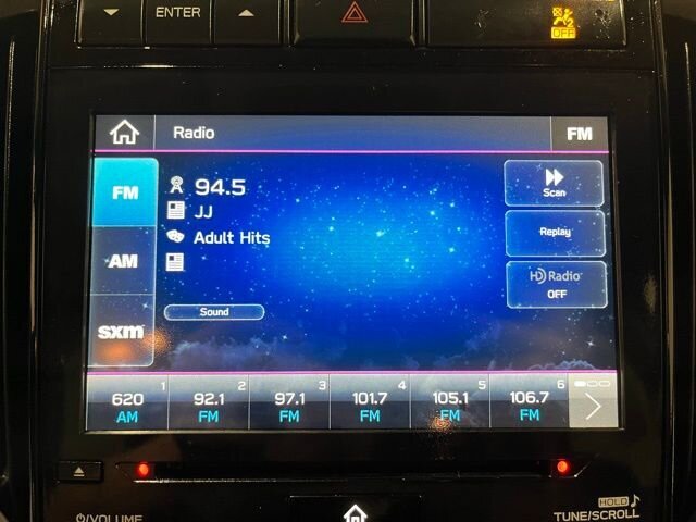 
 2019 Subaru Ascent Limited w/ Apple Car Play full									