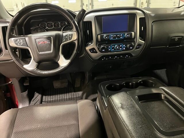 
 2017 GMC Sierra 1500 SLE w/ Navigation full									