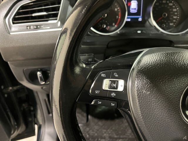 
 2019 Volkswagen Tiguan 2.0T SE 4Motion w/ Apple Car Play full									