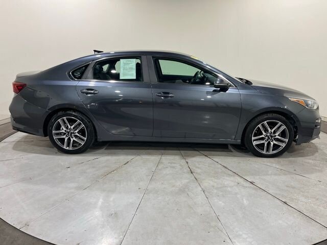 
 2019 Kia Forte EX w/ Apple Car Play full									