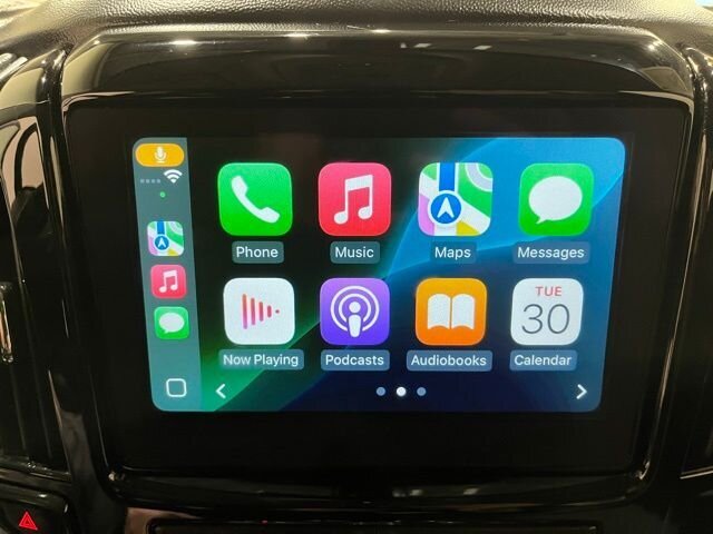 
 2019 Chevrolet Traverse LT w/ Apple Car Play full									