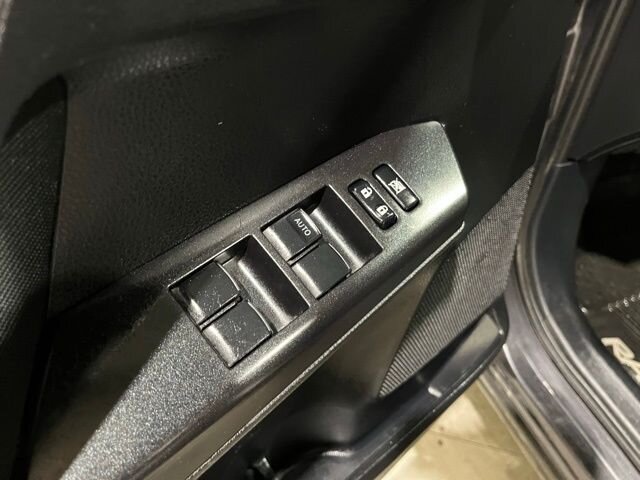 
 2017 Toyota RAV4 LE full									