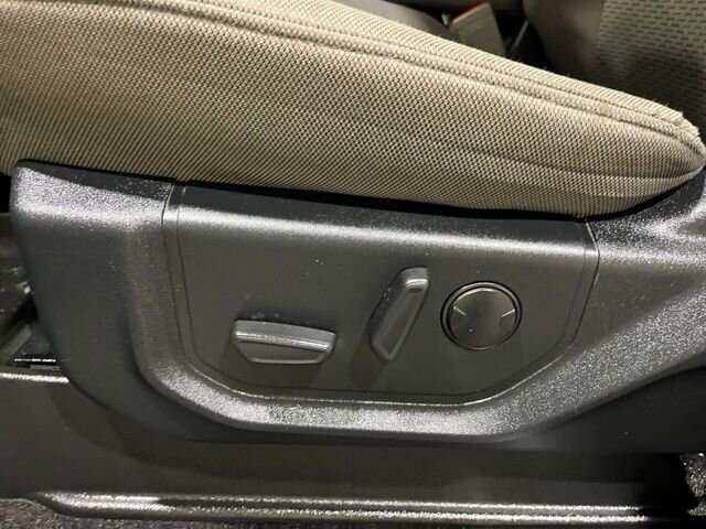 
 2020 Ford F-150 XLT w/ Apple Car Play and Navigation full									