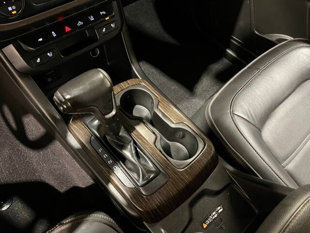 
 2019 GMC Canyon Denali w/ Apple Car Play and Navigation full									