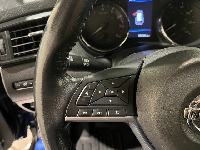 
 2018 Nissan Rogue SL w/ Apple Car Play and Navigation full									