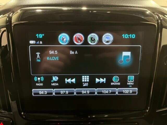 
 2019 Chevrolet Traverse LT w/ Apple Car Play full									