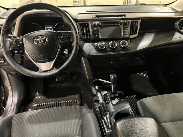 
 2017 Toyota RAV4 LE full									