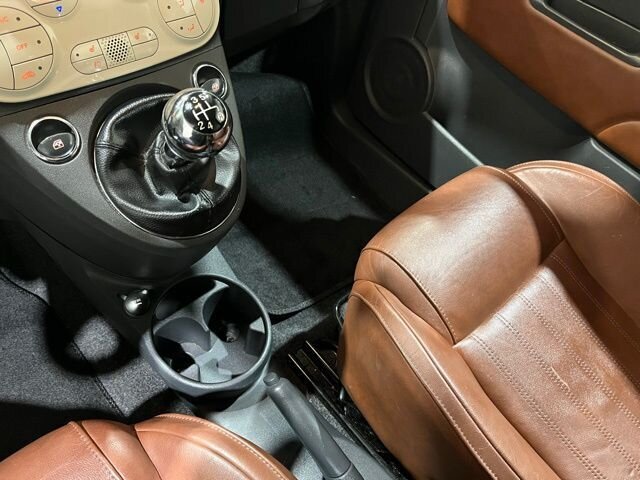 
 2013 FIAT 500c Lounge full									