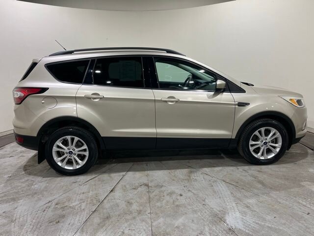 
 2018 Ford Escape SE full									