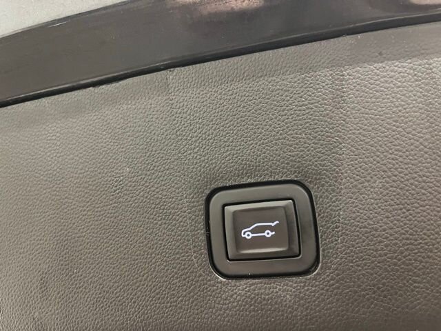 
 2019 Chevrolet Traverse LT w/ Apple Car Play full									