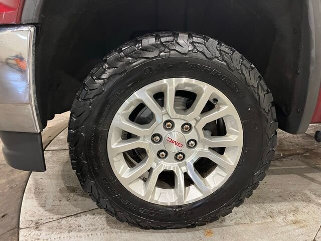 
 2017 GMC Sierra 1500 SLE w/ Navigation full									