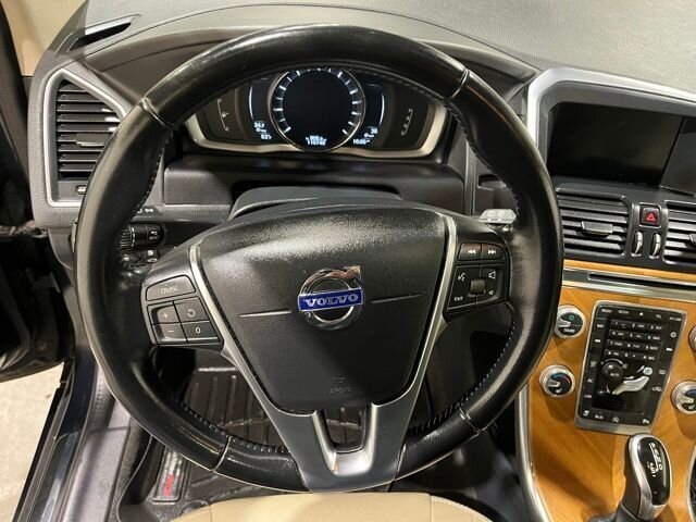 
 2017 Volvo XC60 T5 Inscription full									