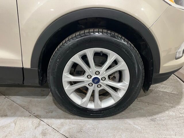 
 2018 Ford Escape SE full									