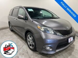 2013 Toyota Sienna SE 8 Passenger