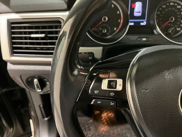 
 2019 Volkswagen Atlas 3.6L V6 SE w/Technology full									