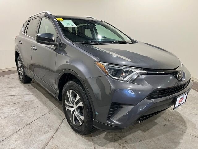 
 2018 Toyota RAV4 LE full									