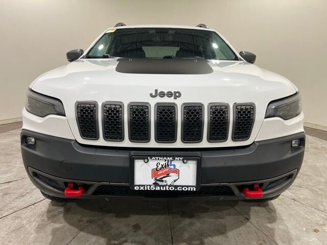 
 2019 Jeep Cherokee Trailhawk w/ Apple Car Play full									