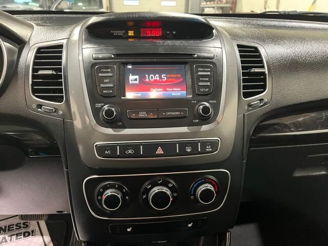 
 2015 Kia Sorento LX full									