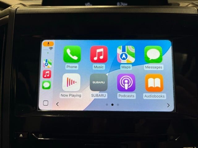 
 2021 Subaru Forester Premium w/ Apple Car Play full									