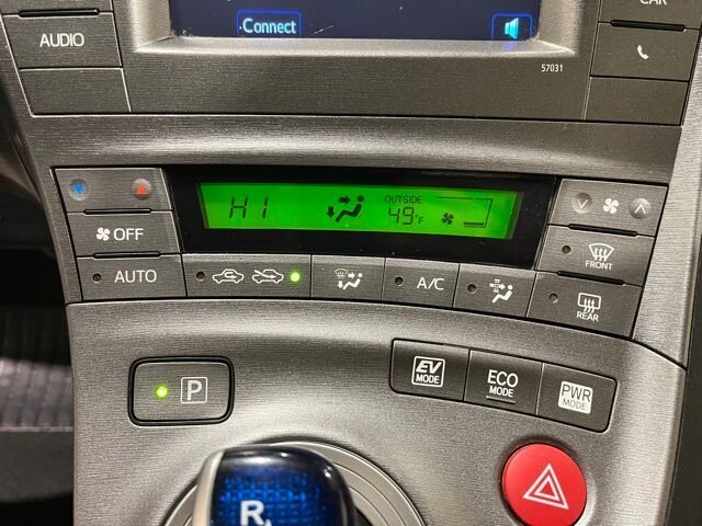 
 2015 Toyota Prius Four full									