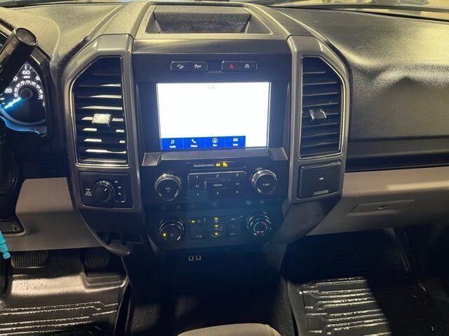 
 2020 Ford F-150 XLT w/ Apple Car Play and Navigation full									