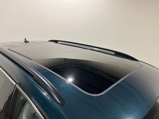 
 2019 Volkswagen Tiguan 2.0T SE 4Motion w/ Apple Car Play full									