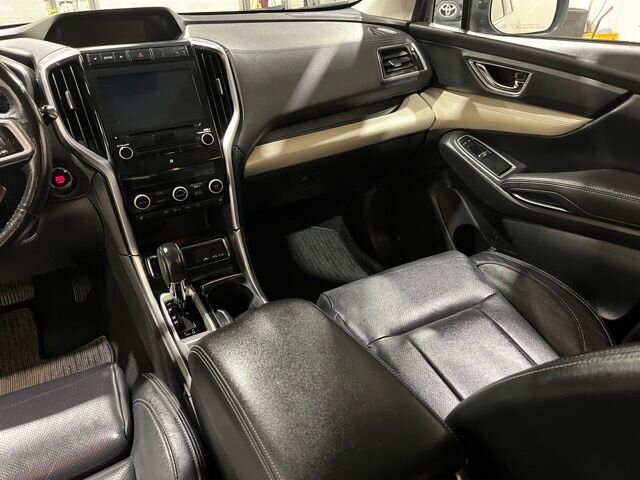 
 2019 Subaru Ascent Limited w/ Apple Car Play full									